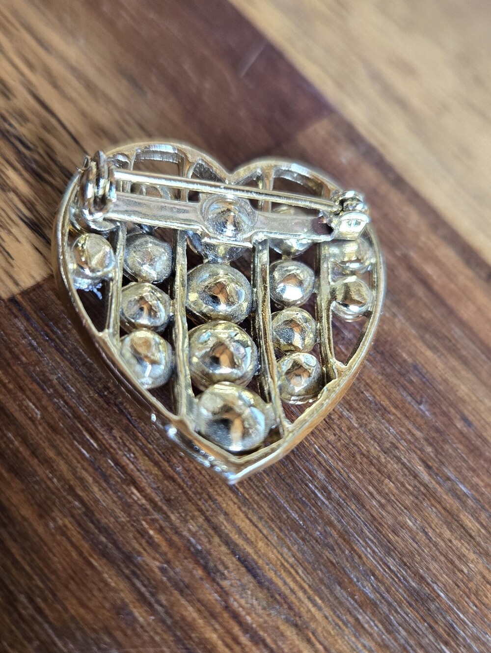 Vintage Gold Tone Red Rhinestone Heart Brooch Pin Romantic Costume Jewelry Gift - Picture 3 of 6